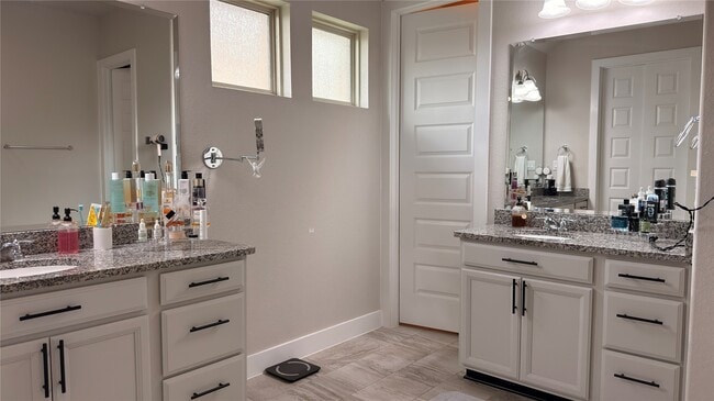 Building Photo - 23018 Pearl Glen Dr