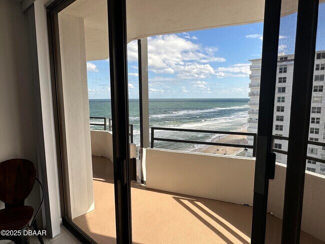 Building Photo - 2828 N Atlantic Ave