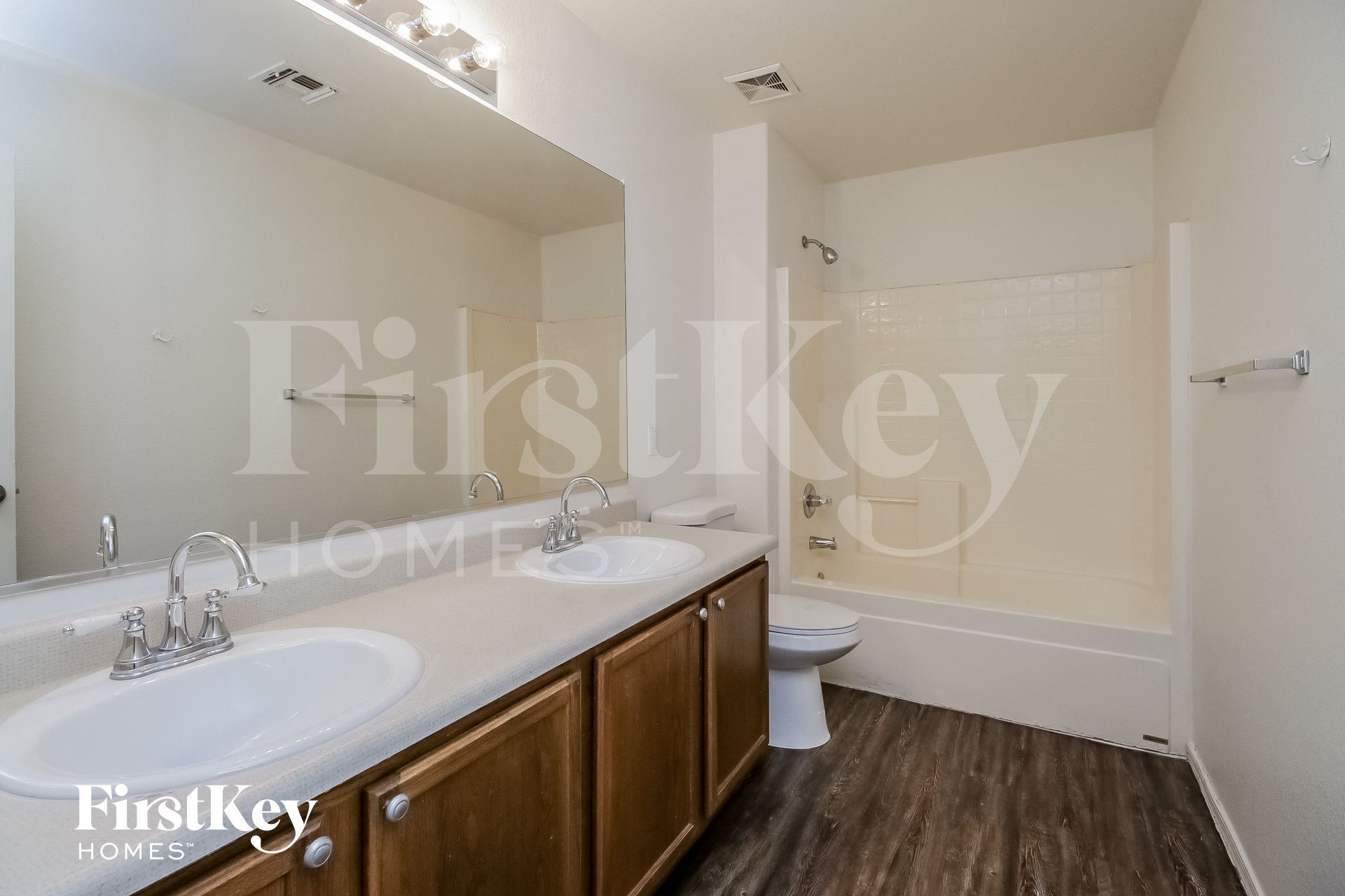 Building Photo - 8526 E Meseto Ave