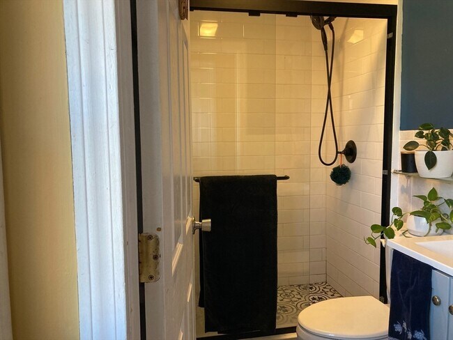 Building Photo - 234 Kennebec St