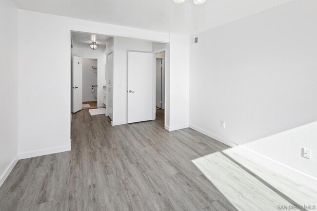 Building Photo - 6877 Caminito Mundo