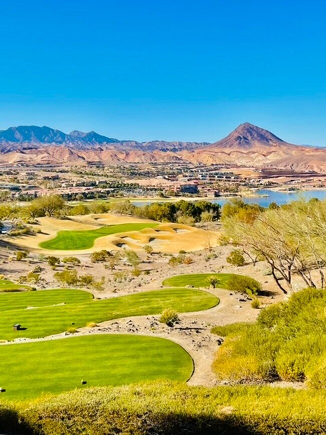 Building Photo - WONDERFULLY UPGRADED “GOLF VILLA” IN: GUAR...