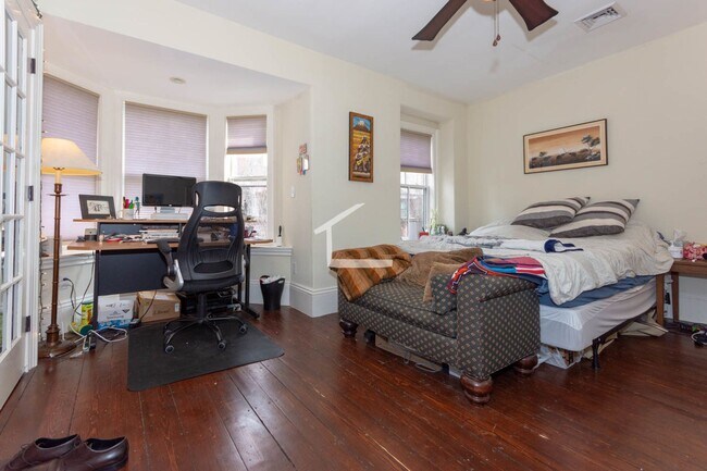 Building Photo - 9/1 Modern 4BR/2BA with AC, laundry in unit @ Brigham Circle!