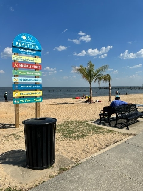 Building Photo - 702 Garfield Ave