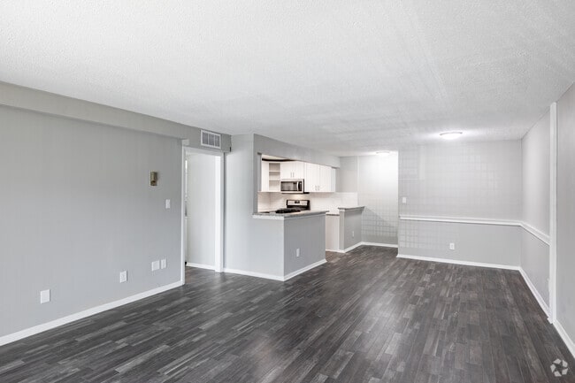 3BR, 2BA - 1375SF (Type C1) - The Strand at Lenox