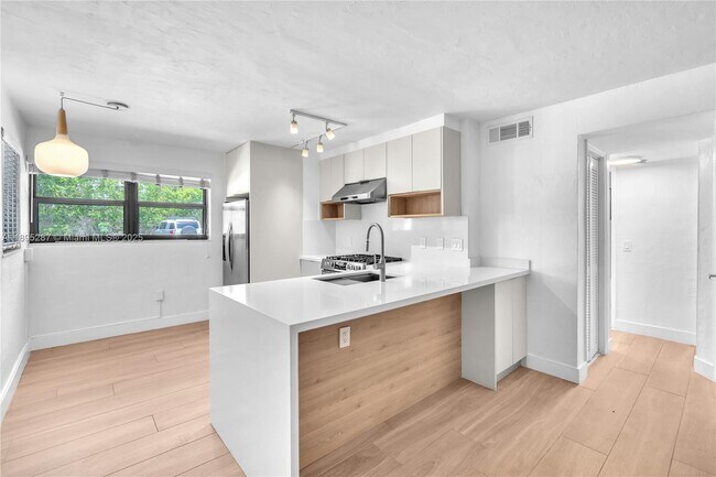 Building Photo - 3265 Virginia St