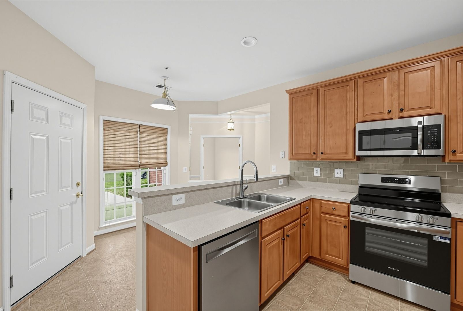 Building Photo - 1504 Sapphire Ct