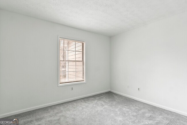 Building Photo - 6449 Pinebark Way