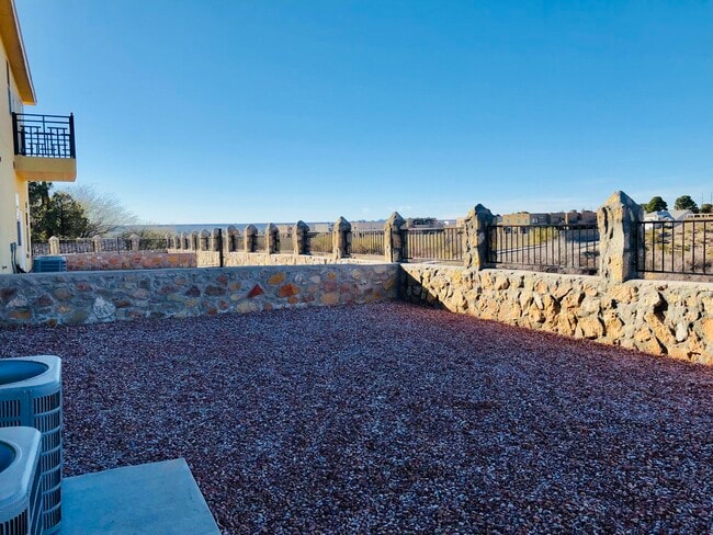 Building Photo - 7581 Le Conte Dr