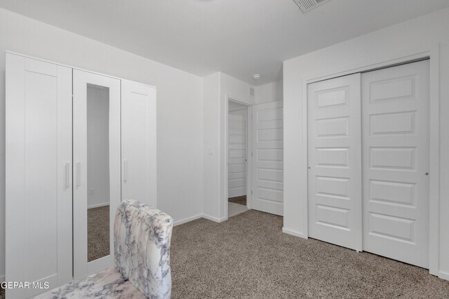 Building Photo - 805 P.º Tranquilo Pl