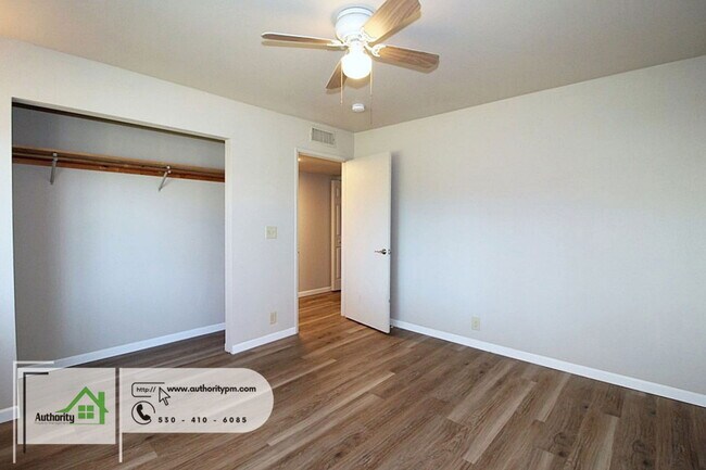 Building Photo - 310 Woodhill Dr