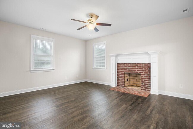 Building Photo - 6337 Louisianna Rd