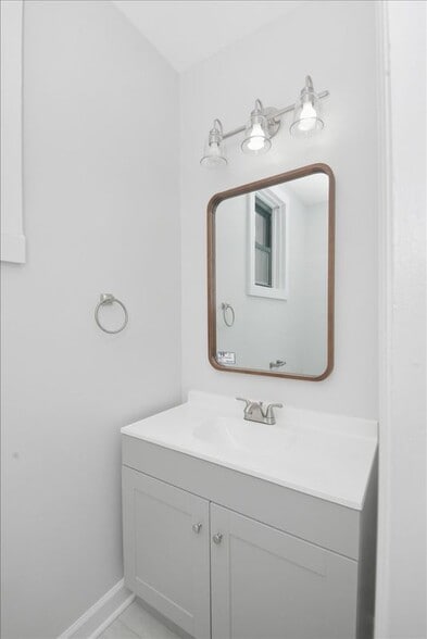 Building Photo - 6541 S Woodlawn Ave