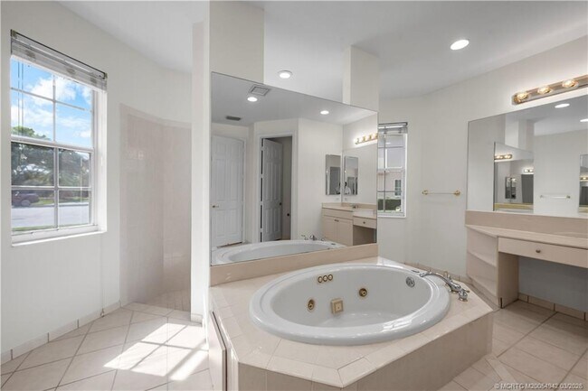 Building Photo - 2529 SW Park Meadows Trail