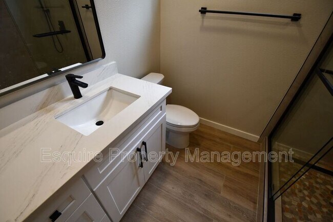 Building Photo - 3621 Miramar Way