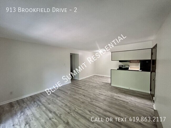 Building Photo - 913 Brookfield Dr