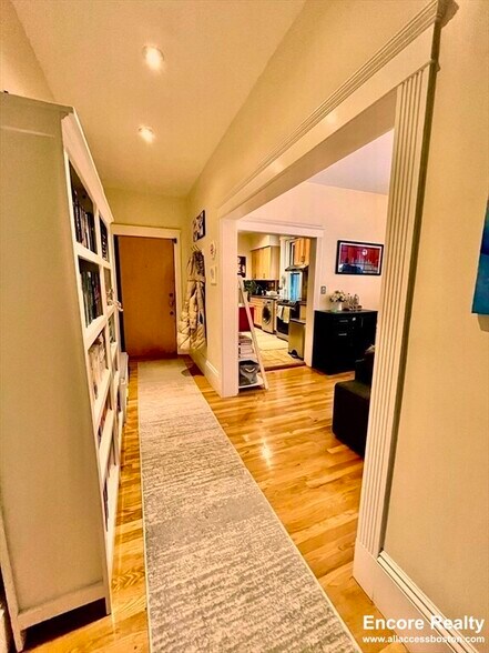 Building Photo - 66 Marshal St