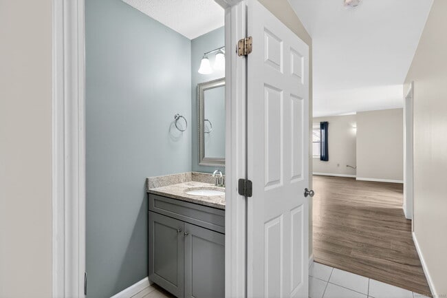 Building Photo - 12 Kevin Dr