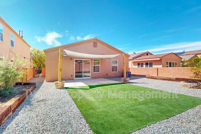 Building Photo - 1033 Desert Paintbrush Loop