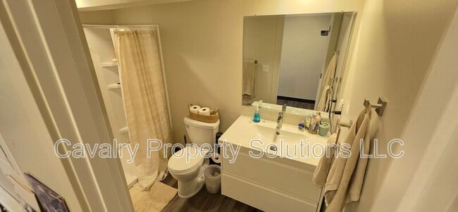 Building Photo - 3947 E Calvary Rd