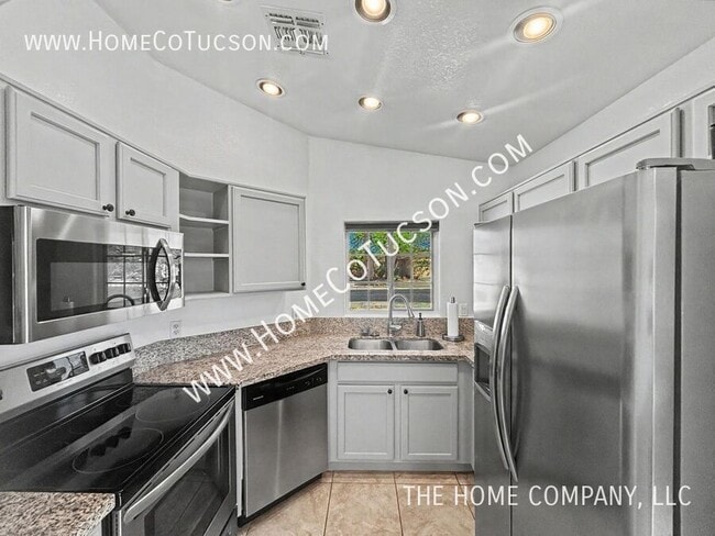 Building Photo - 6619 W Wenden Way