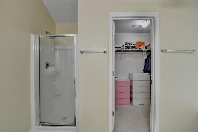 Building Photo - 2172 Woodbriar Dr