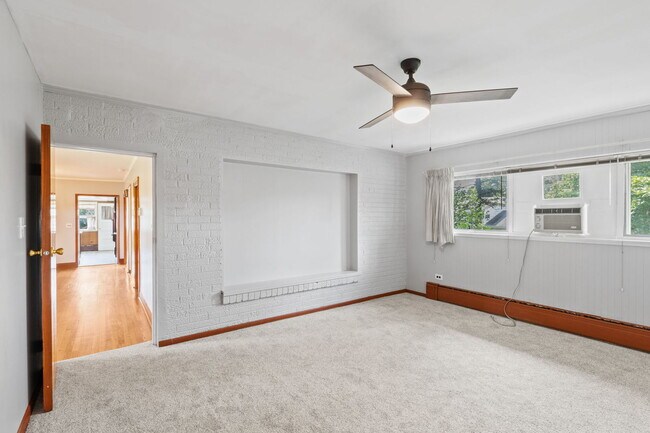 Building Photo - 288 Middaugh Rd