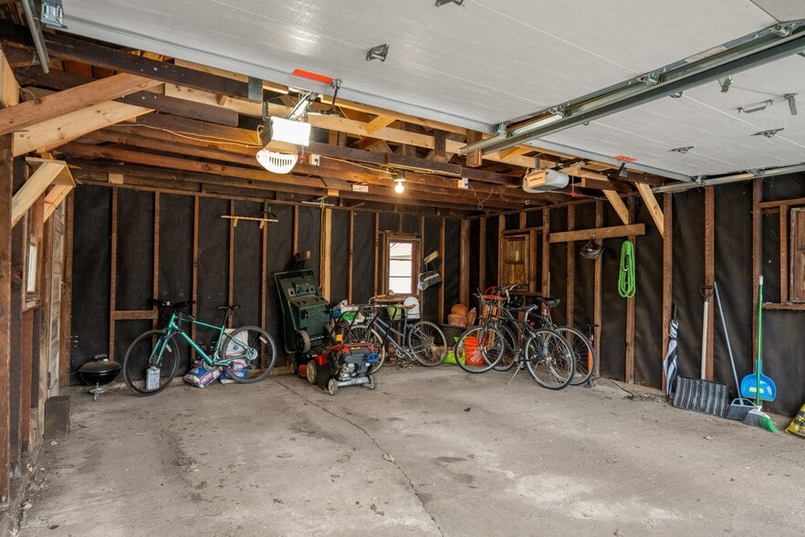 Building Photo - 4702 Pillsbury Ave S