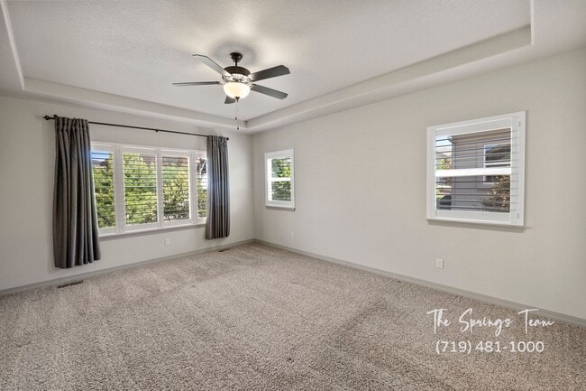 Building Photo - BEAUTIFUL 4BD + OFFICE MAIN-LEVEL LIVING H...