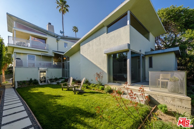 Building Photo - 1716 Micheltorena St