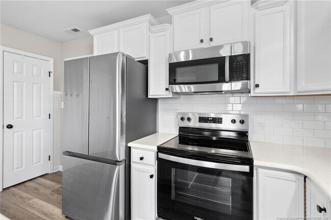 Building Photo - 118 Newport Ct