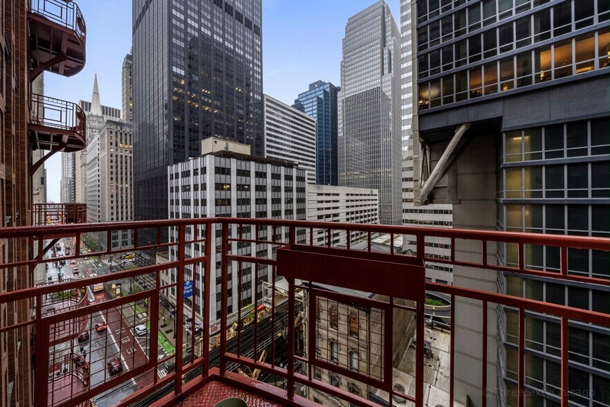 Building Photo - 208 W Washington St