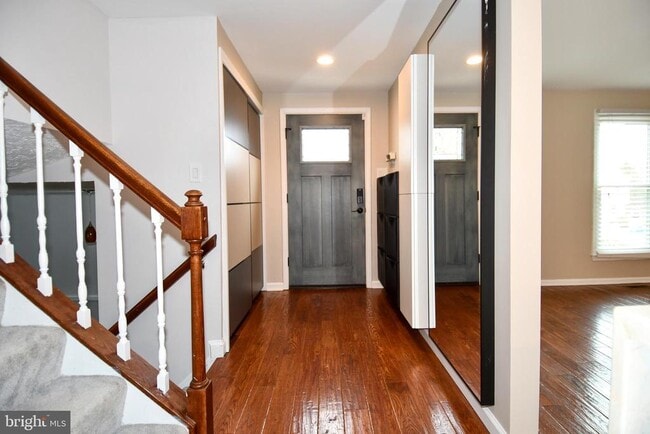 Building Photo - 8844 Mourning Dove Ct