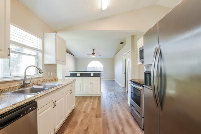 Building Photo - 14544 Lycastle Cir