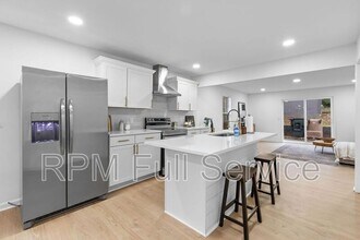 Building Photo - 1025 42nd Ave N