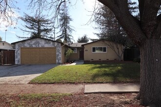 Building Photo - 1086 Springfield Dr