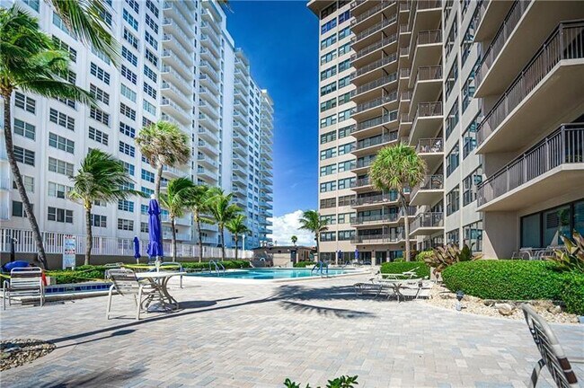 Building Photo - 3800 Galt Ocean Dr