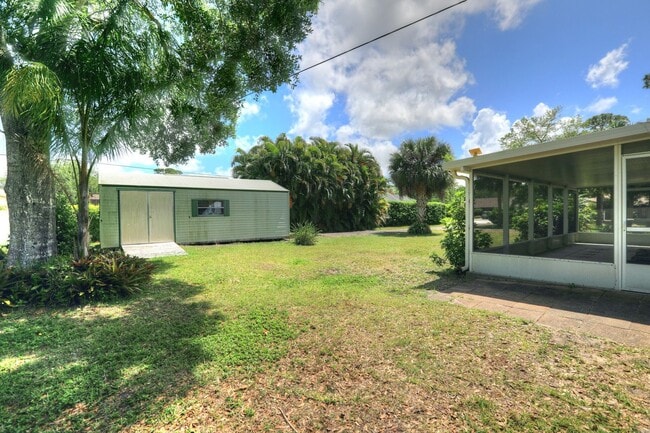 Building Photo - 1690 Seahouse St