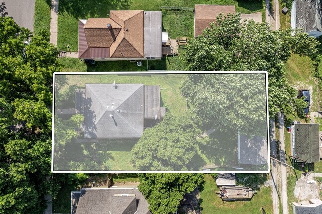 Building Photo - Remodeled 2-Bedroom Bungalow with Detached Garage & Large Backyard