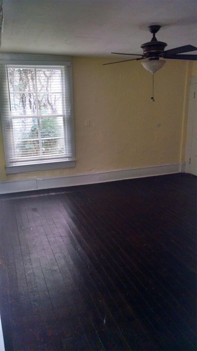 Building Photo - 227 Noble Ave