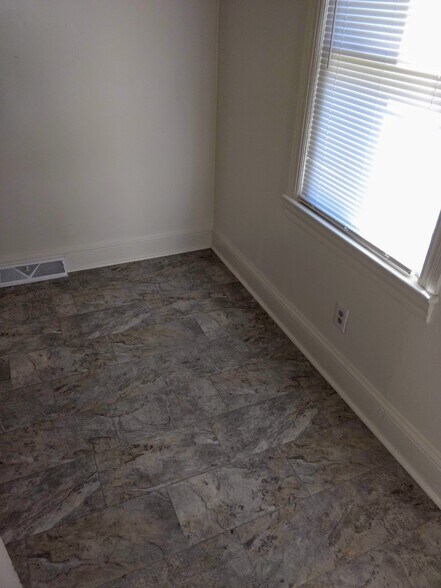 dining nook - 707 Monroe St