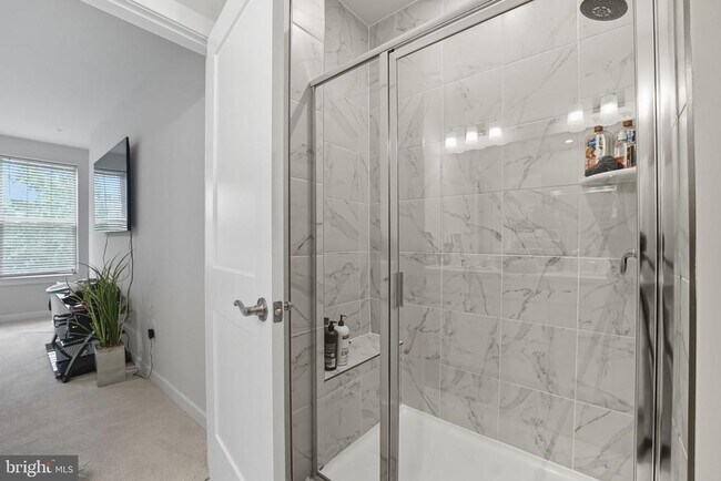 Building Photo - 707 Thomas Ln