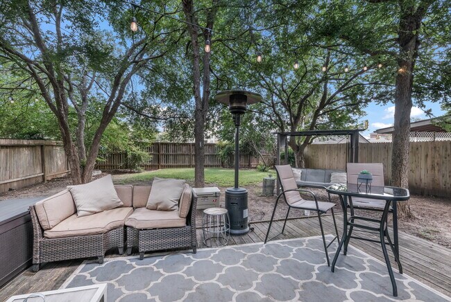 Building Photo - 1411 View Top