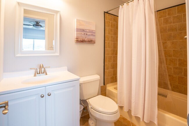 Building Photo - PERFECT OCEANFRONT WINTER WORK-FROM-HOME GETAWAY