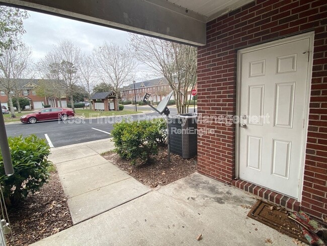Building Photo - 1524 Fieldview Dr