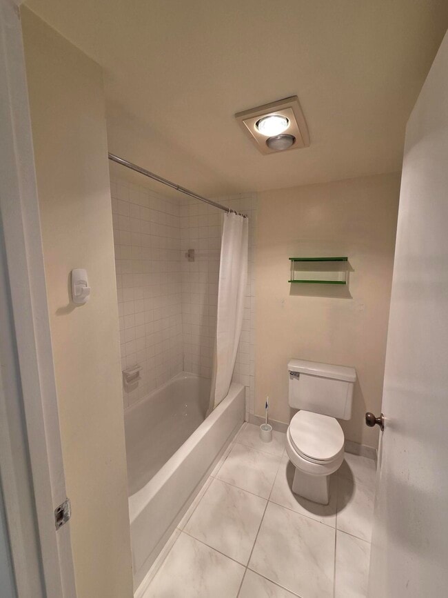 Building Photo - 9187 Norte Lago