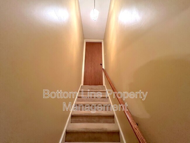 Building Photo - 186 Niven Rd