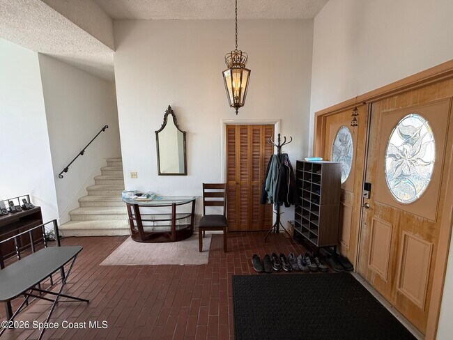 Building Photo - 1153 Belaire Dr