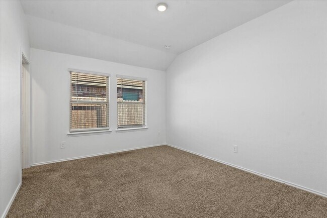 Building Photo - 14966 Cypress Holw Dr