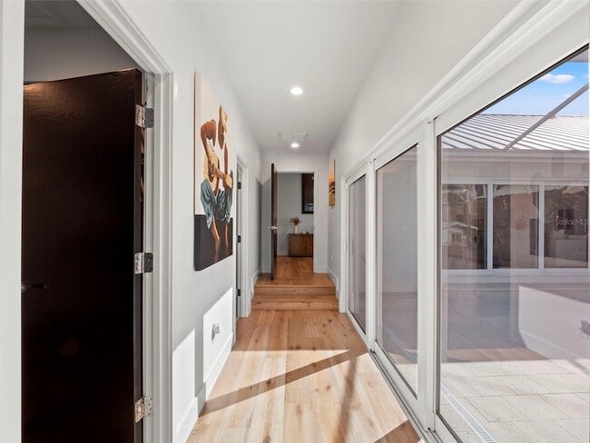 Building Photo - 1021 Temple Grove Pl